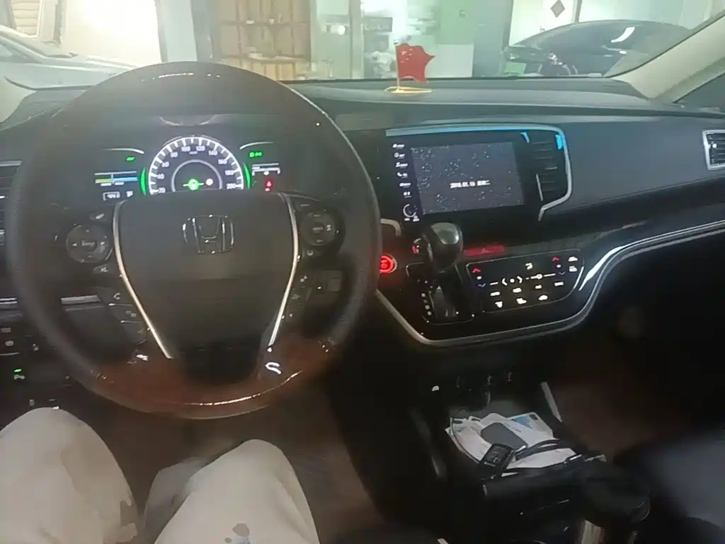 Honda Odyssey — фото 10