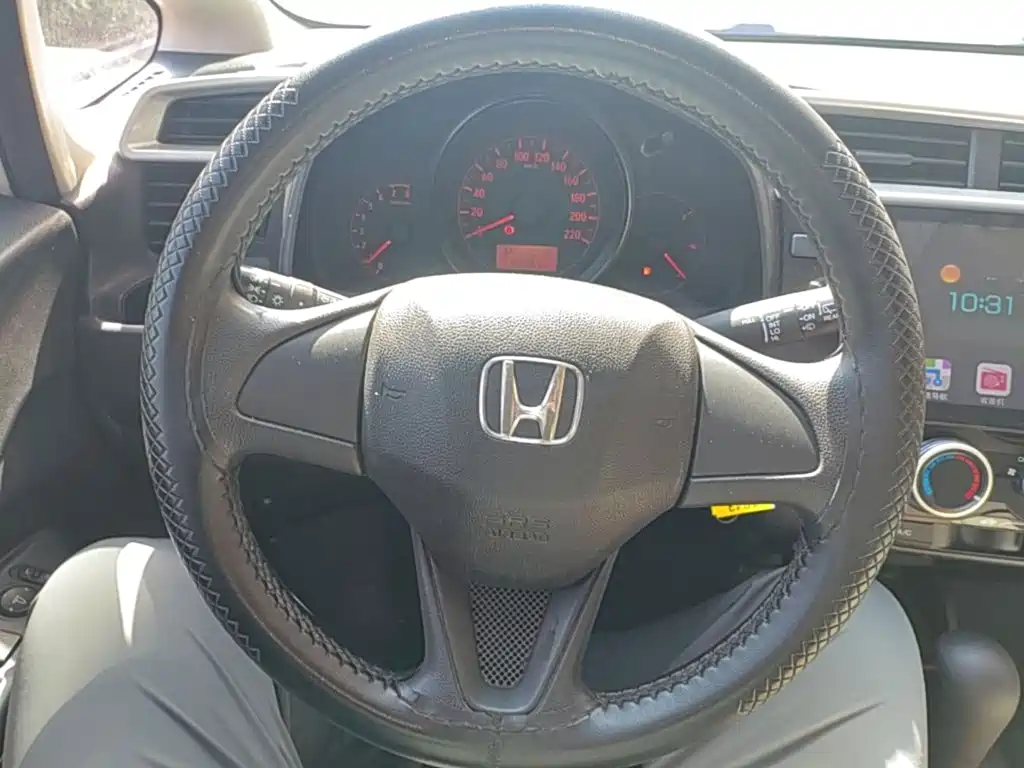 Honda Fit — фото 11