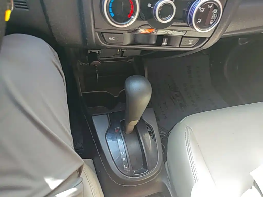 Honda Fit — фото 14