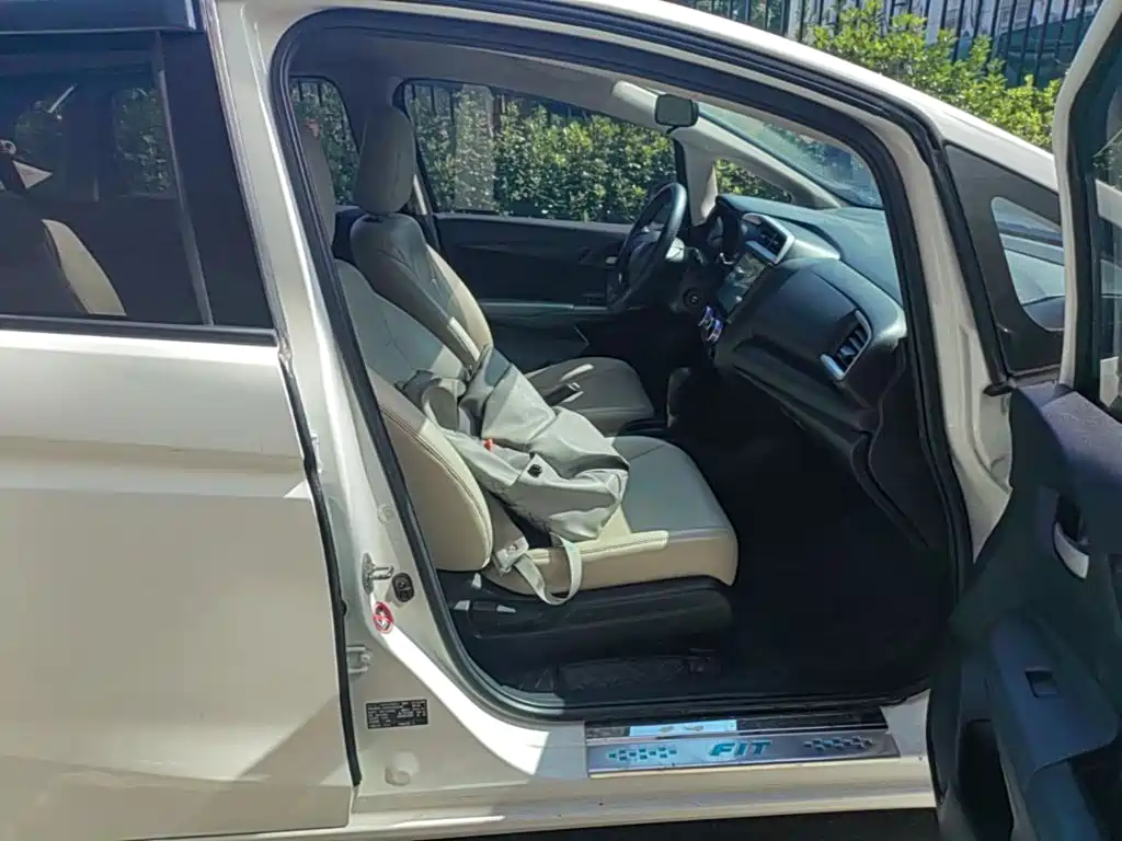 Honda Fit — фото 25