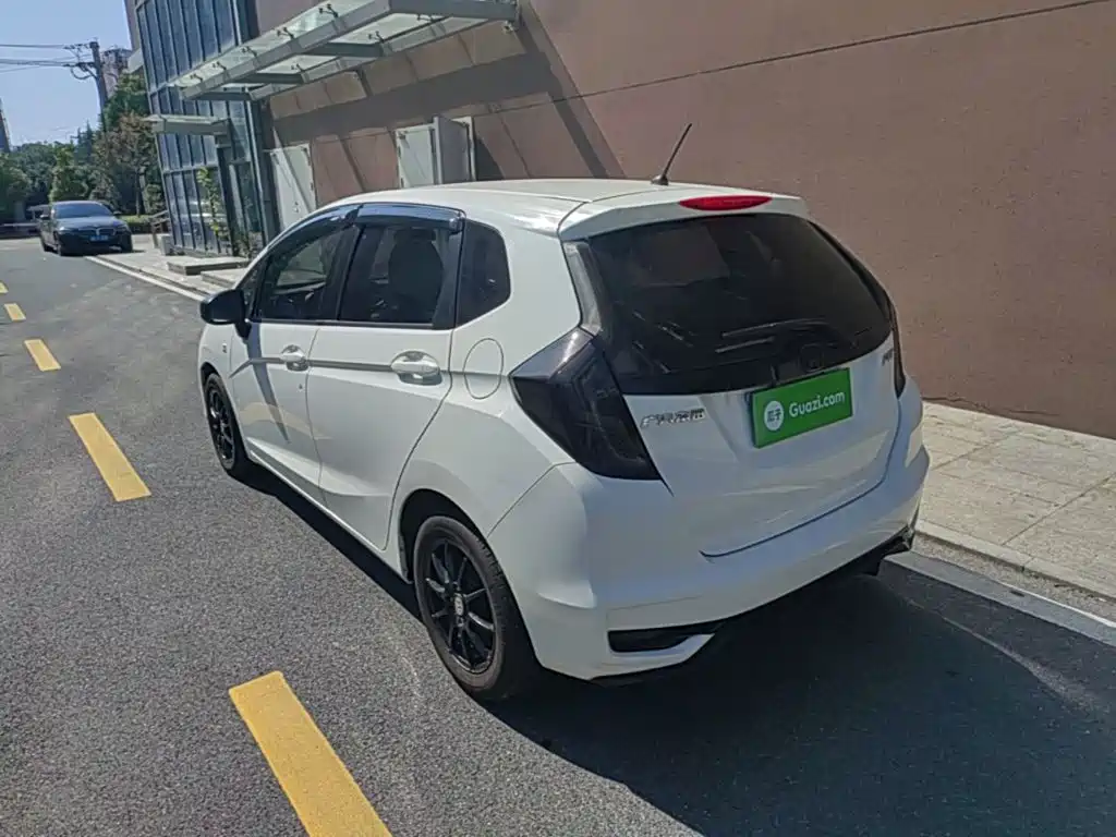 Honda Fit — фото 5