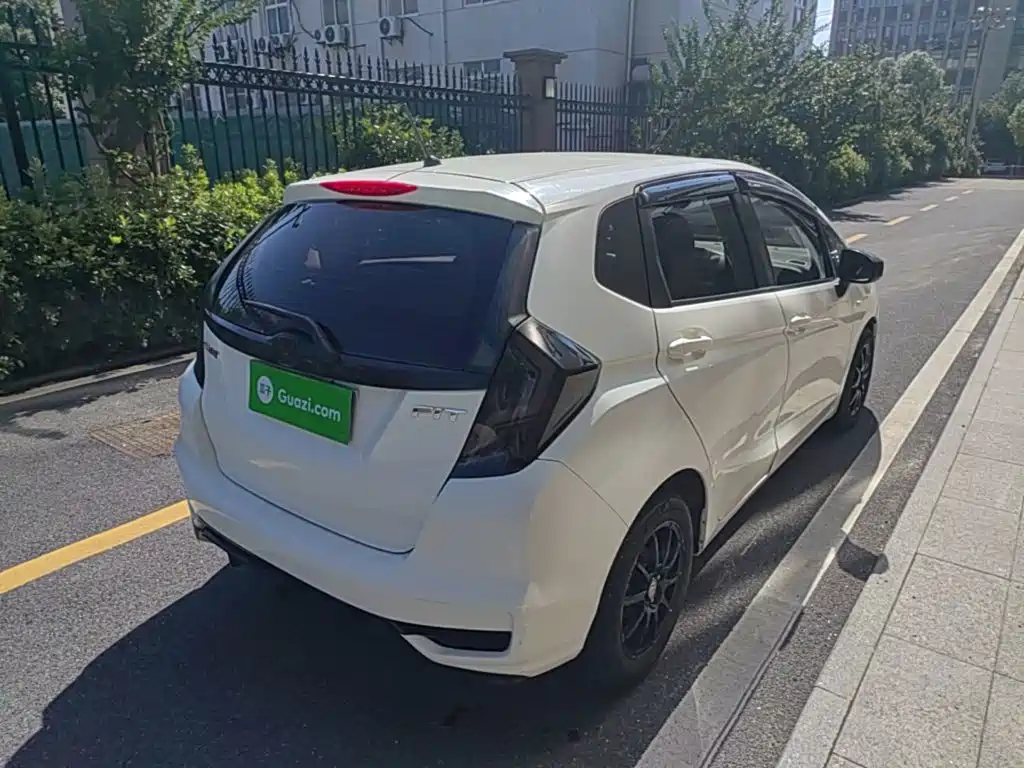 Honda Fit — фото 7