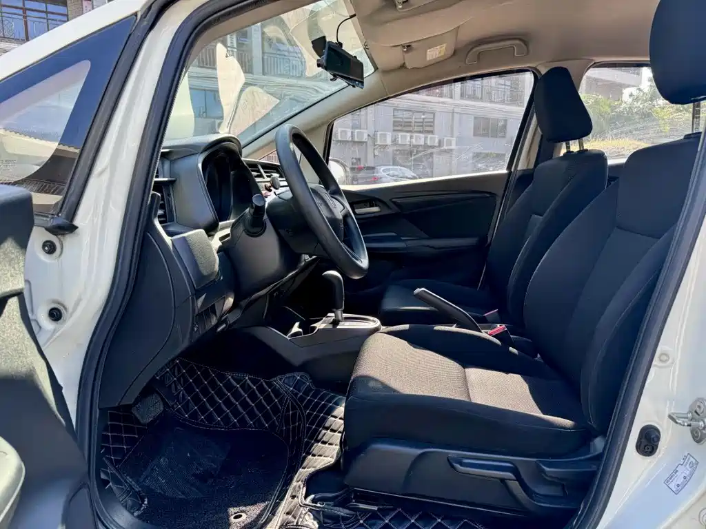 Honda Fit — фото 4