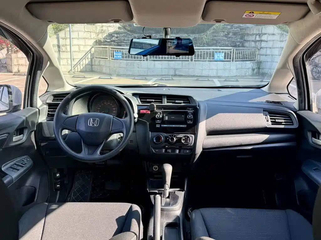 Honda Fit — фото 5