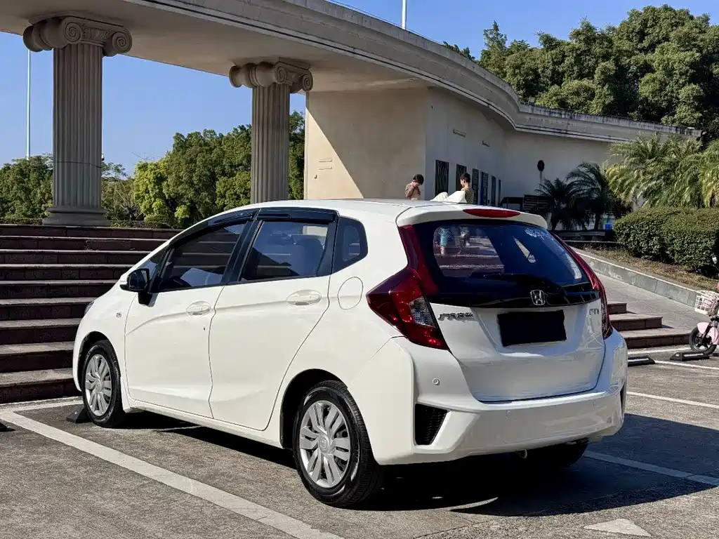 Honda Fit — фото 7