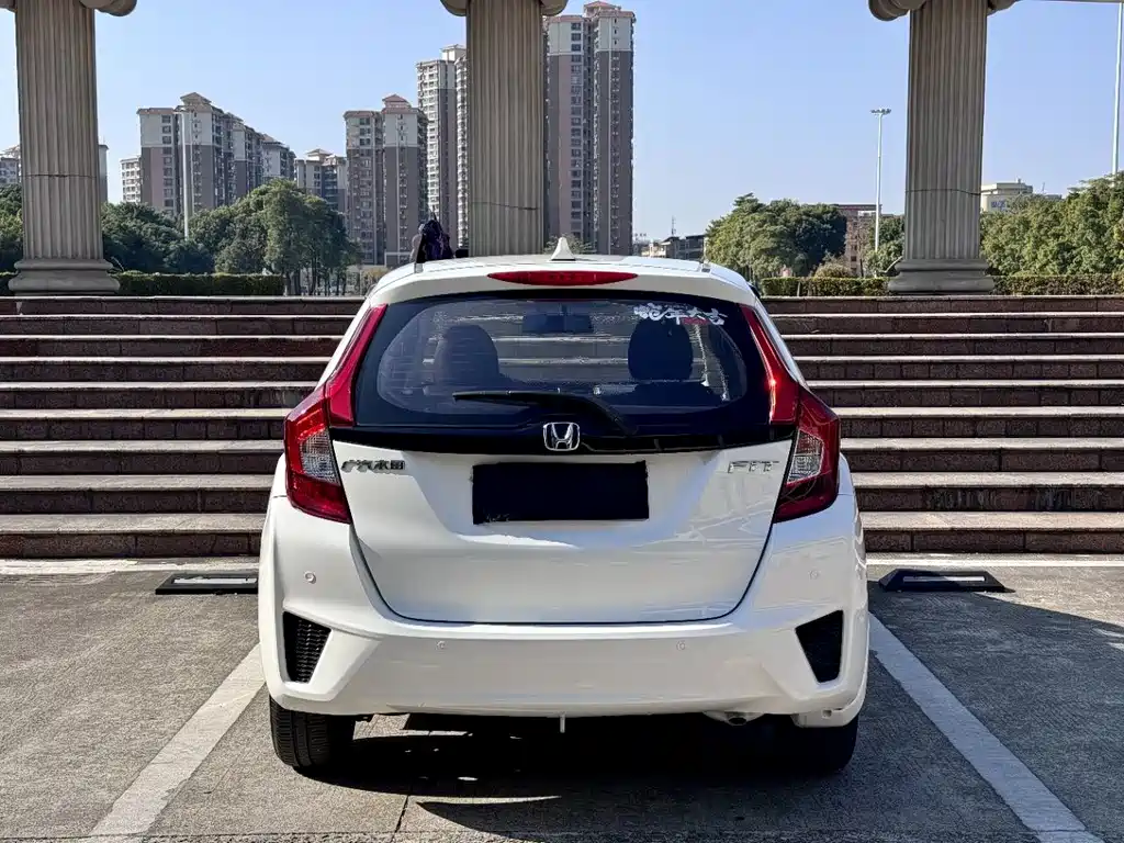 Honda Fit — фото 8