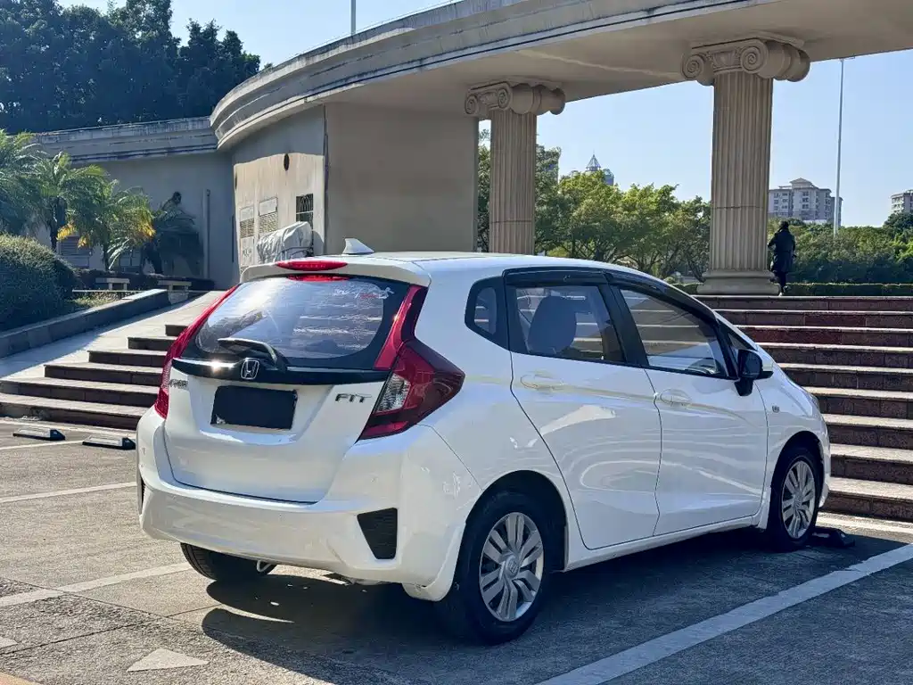 Honda Fit — фото 9