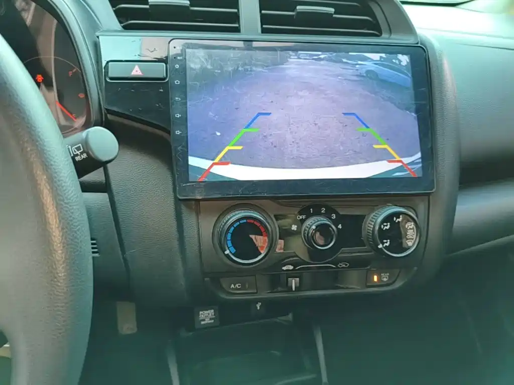 Honda Fit — фото 13