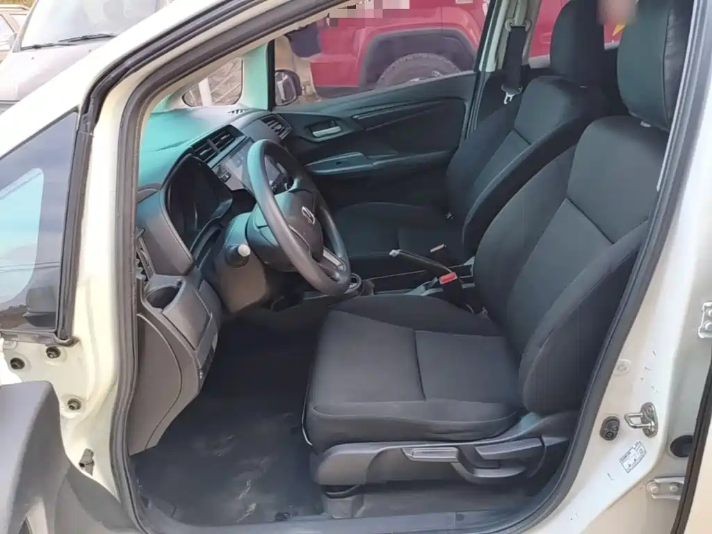 Honda Fit — фото 15