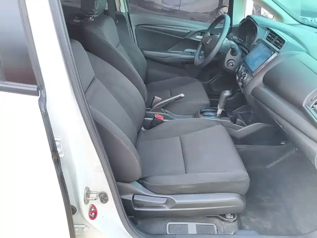 Honda Fit — фото 25