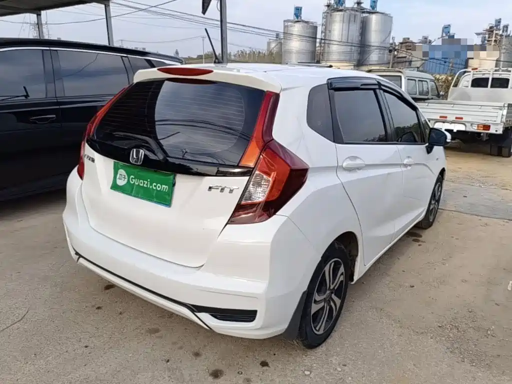 Honda Fit — фото 7