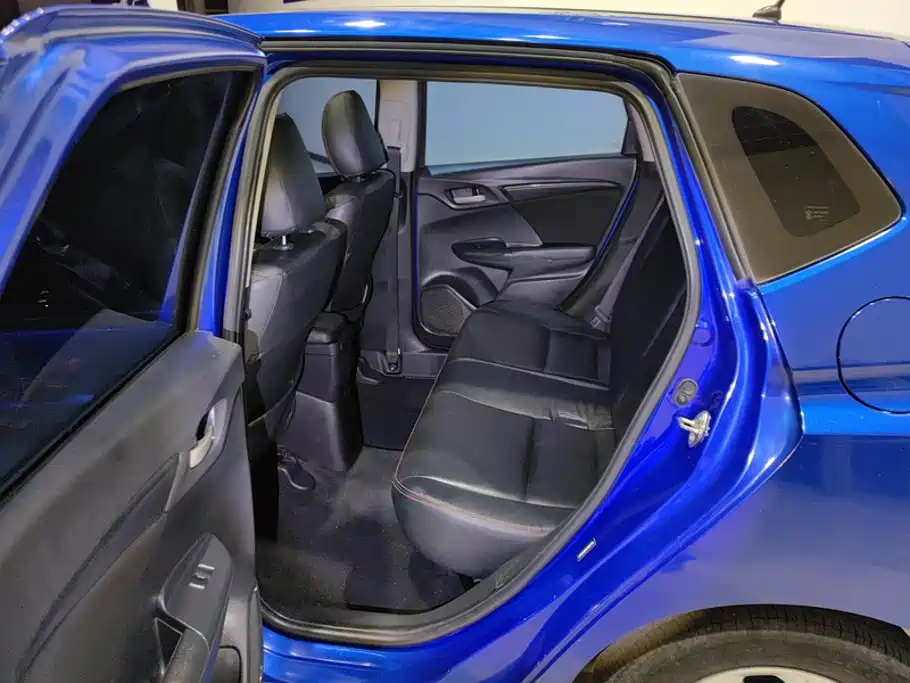 Honda Fit — фото 11