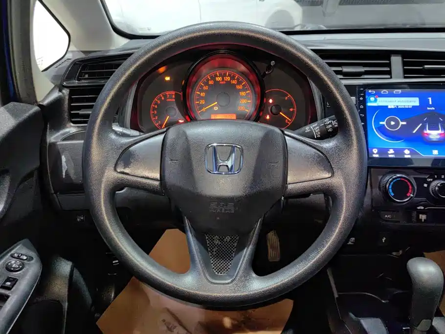 Honda Fit — фото 15