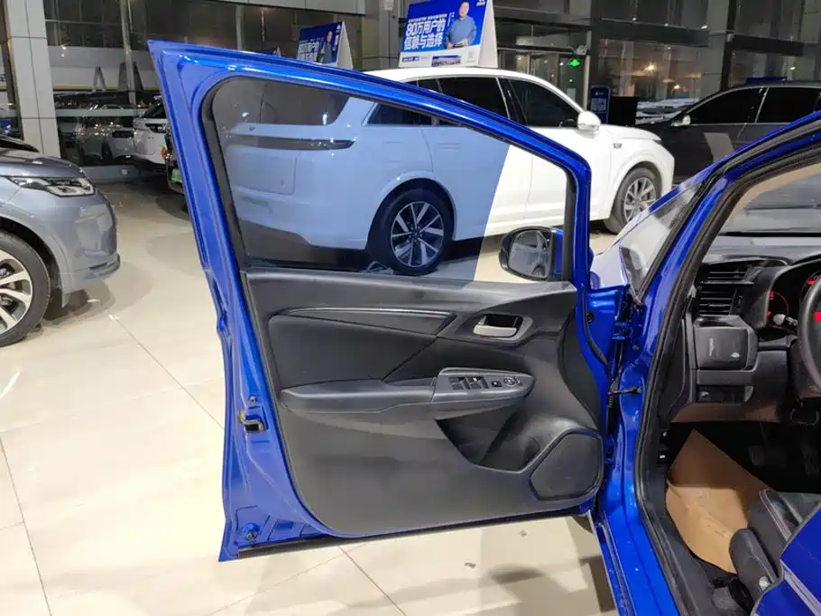 Honda Fit — фото 7