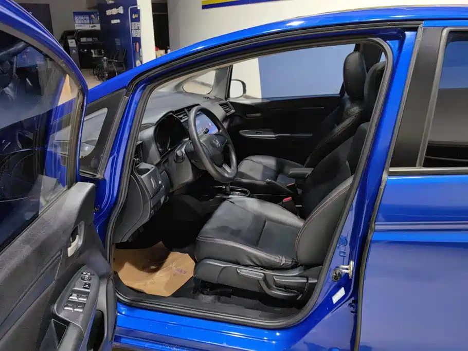 Honda Fit — фото 9