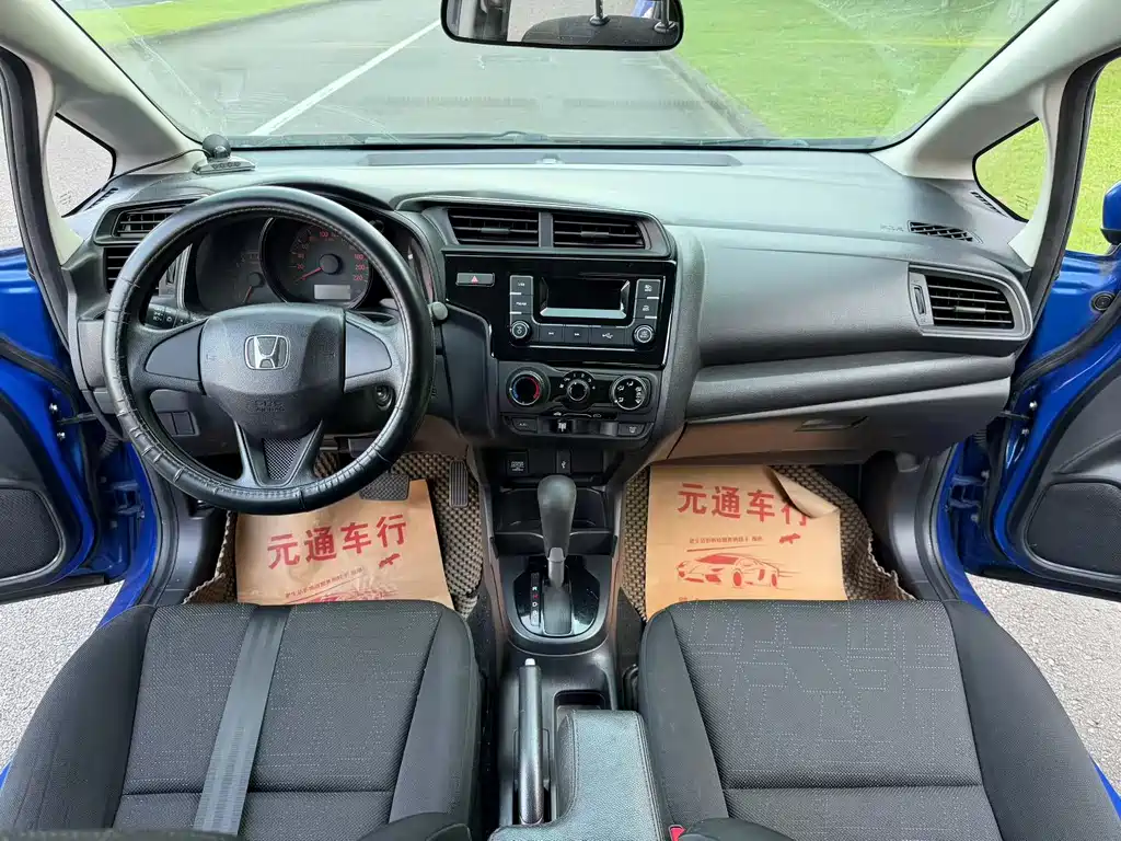 Honda Fit — фото 4
