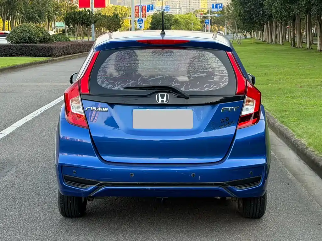 Honda Fit — фото 8