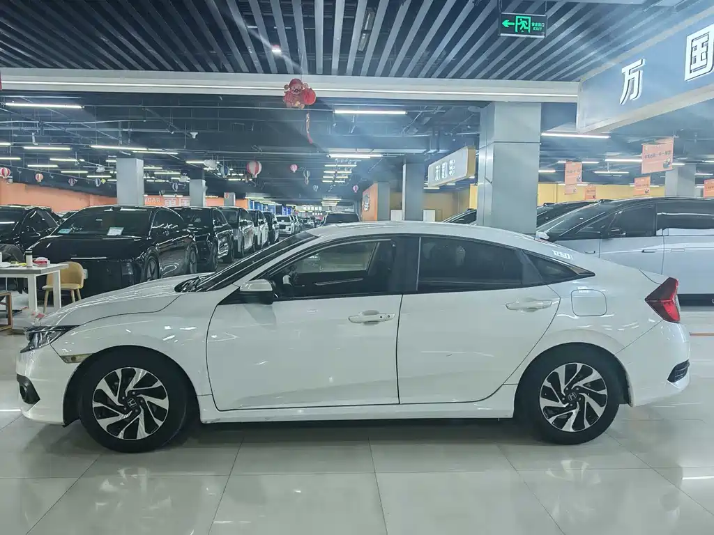 Honda Civic — фото 3