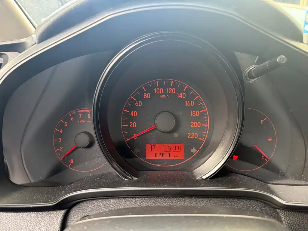 Honda Fit — фото 11