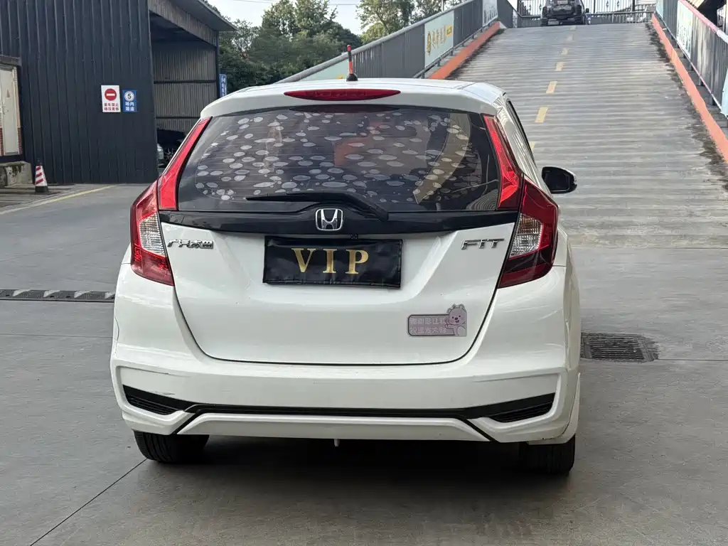 Honda Fit — фото 5