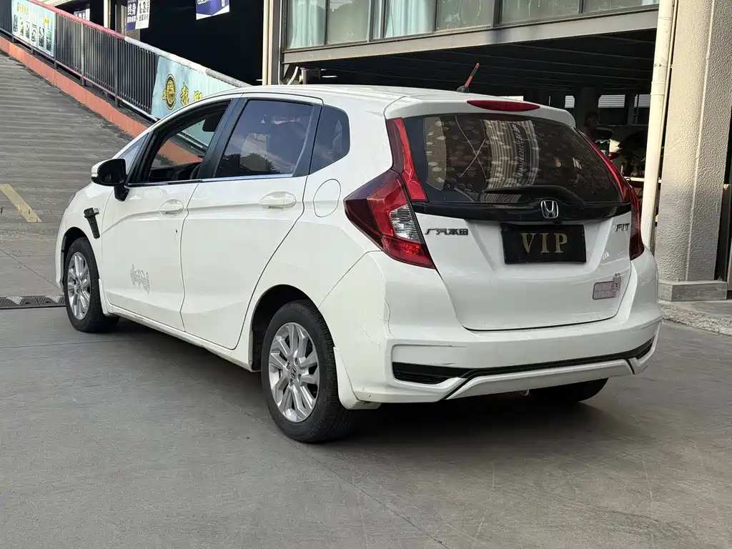 Honda Fit — фото 6