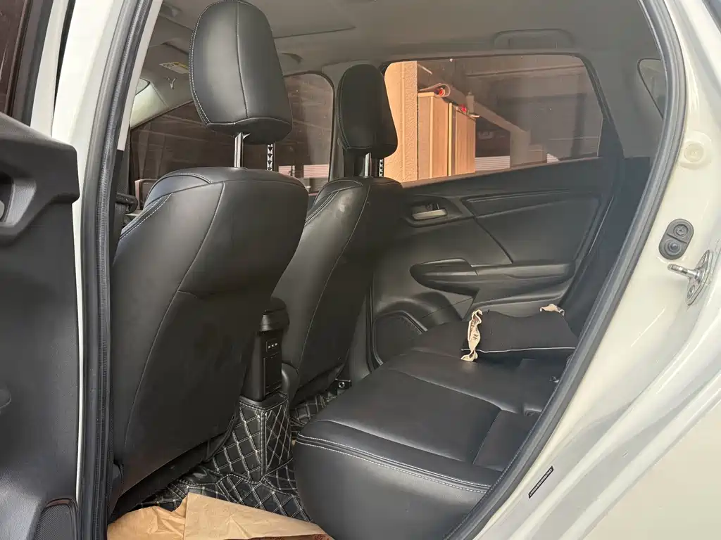 Honda Fit — фото 8