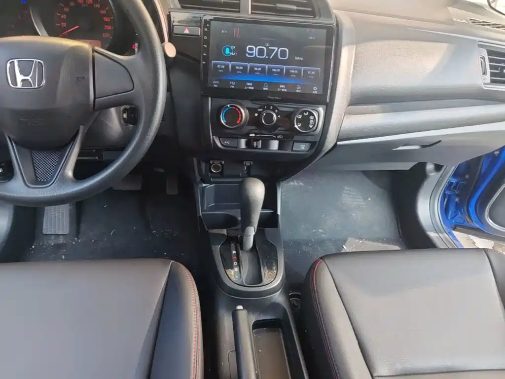 Honda Fit — фото 14