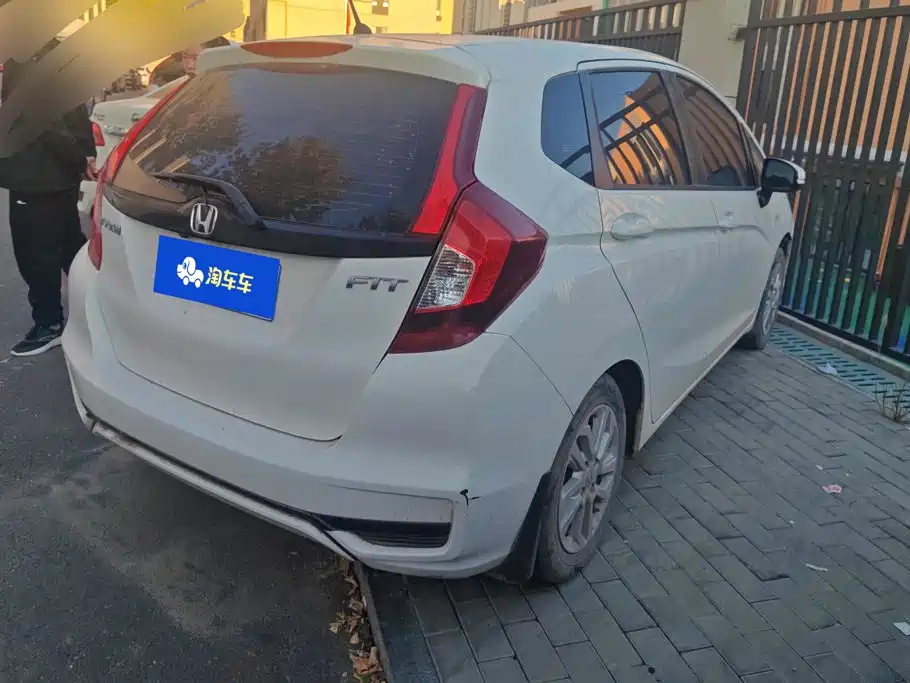 Honda Fit — фото 3