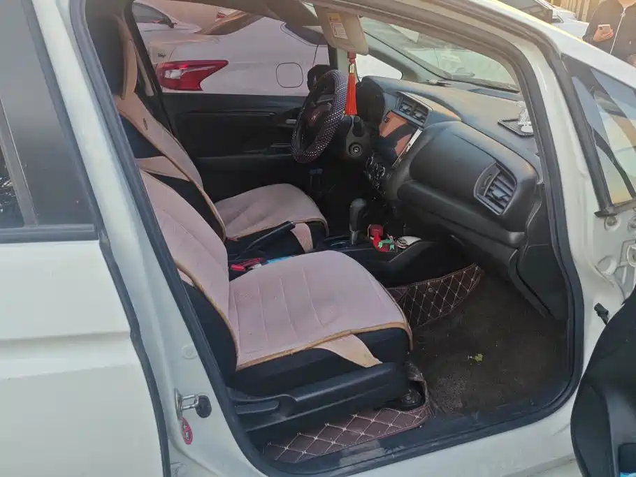 Honda Fit — фото 8