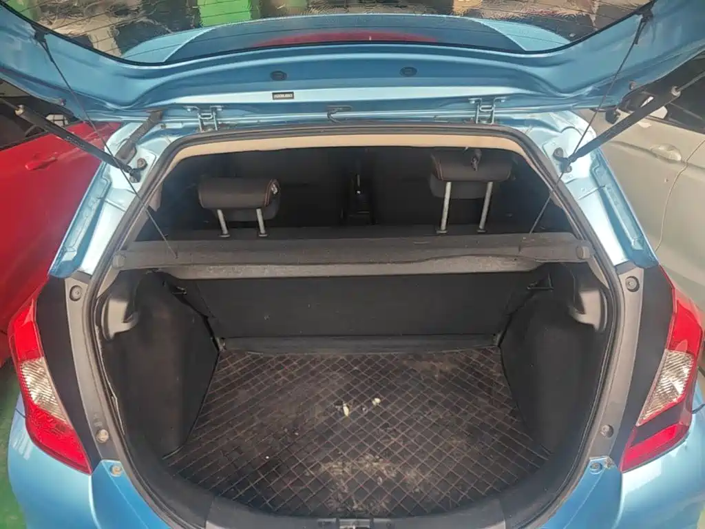 Honda Fit — фото 10