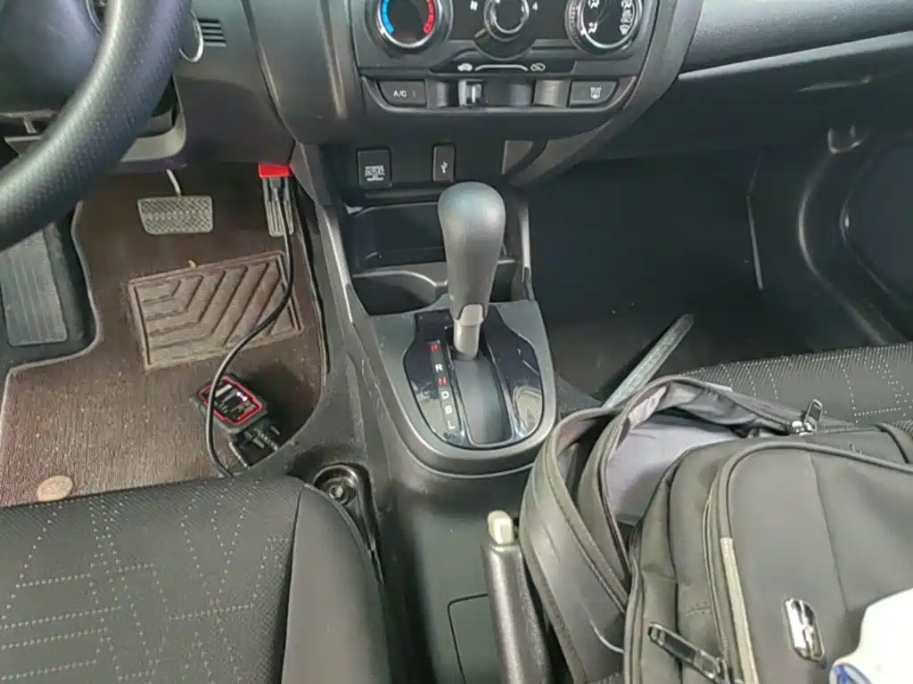 Honda Fit — фото 14