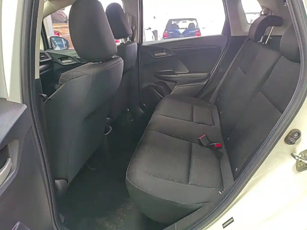 Honda Fit — фото 17