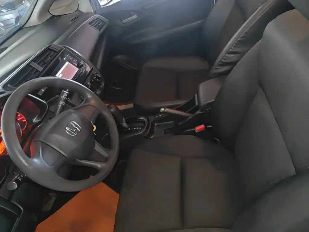 Honda Fit — фото 15