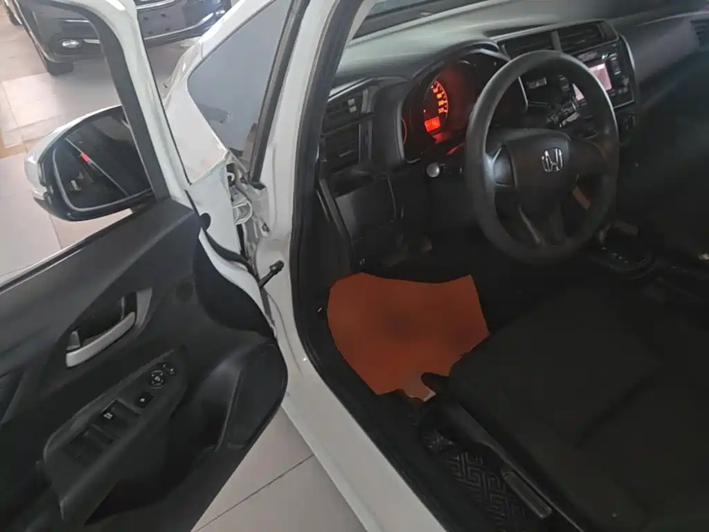 Honda Fit — фото 16