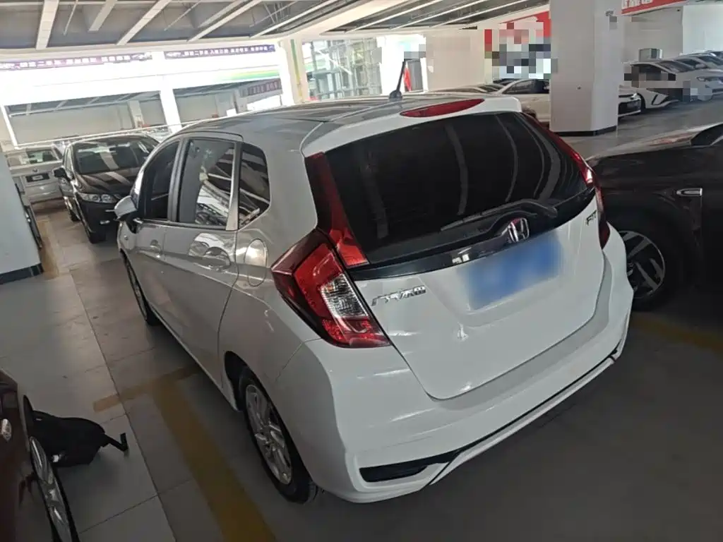 Honda Fit — фото 5