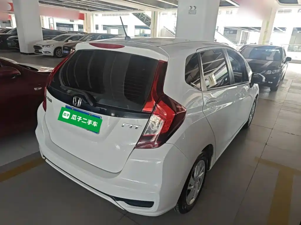 Honda Fit — фото 7