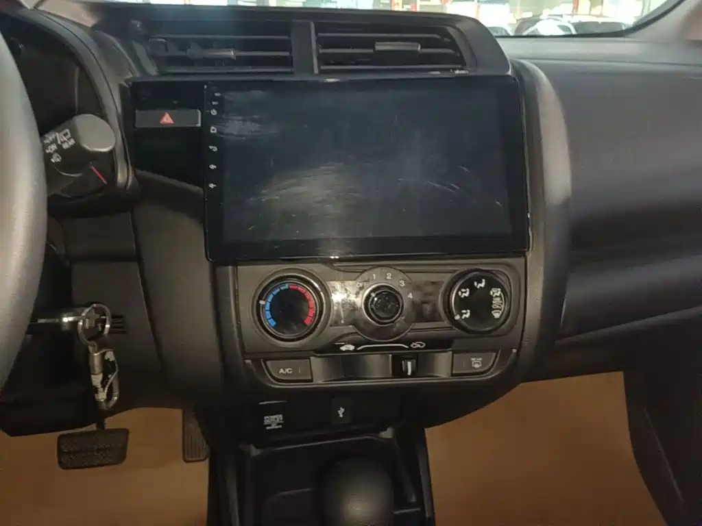 Honda Fit — фото 13