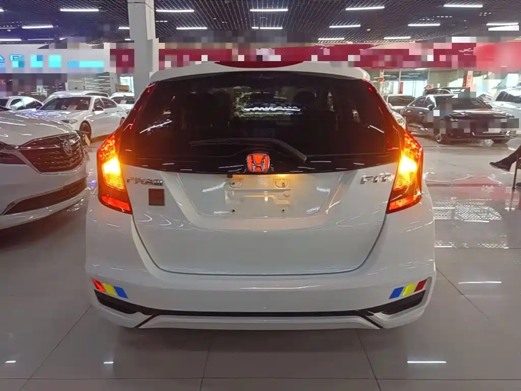 Honda Fit — фото 6