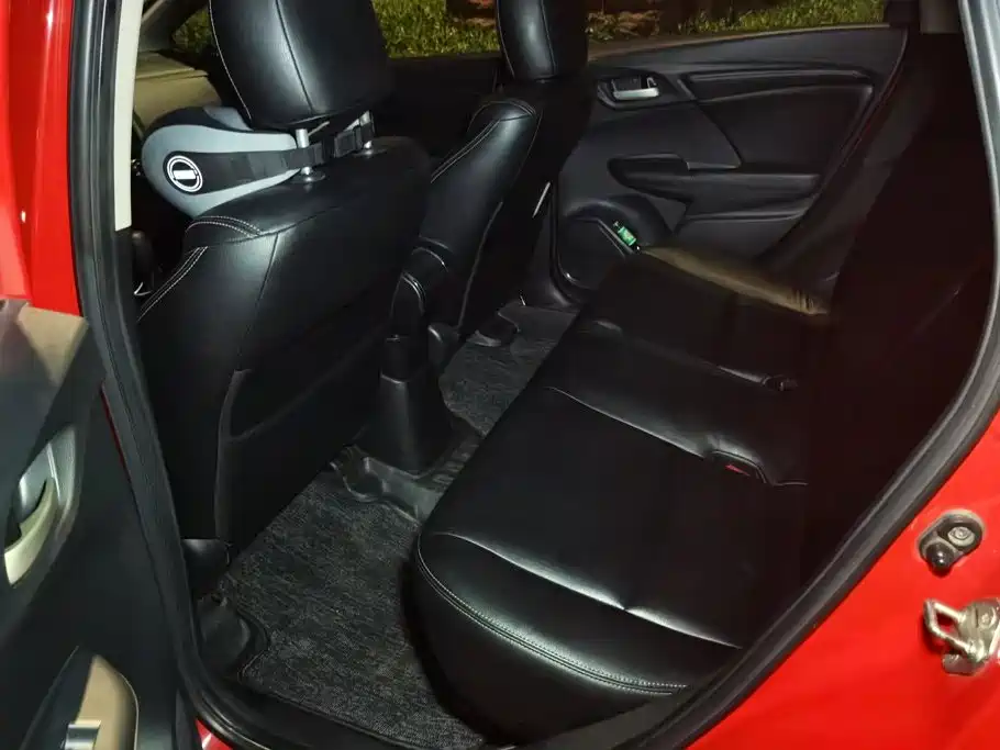 Honda Fit — фото 11