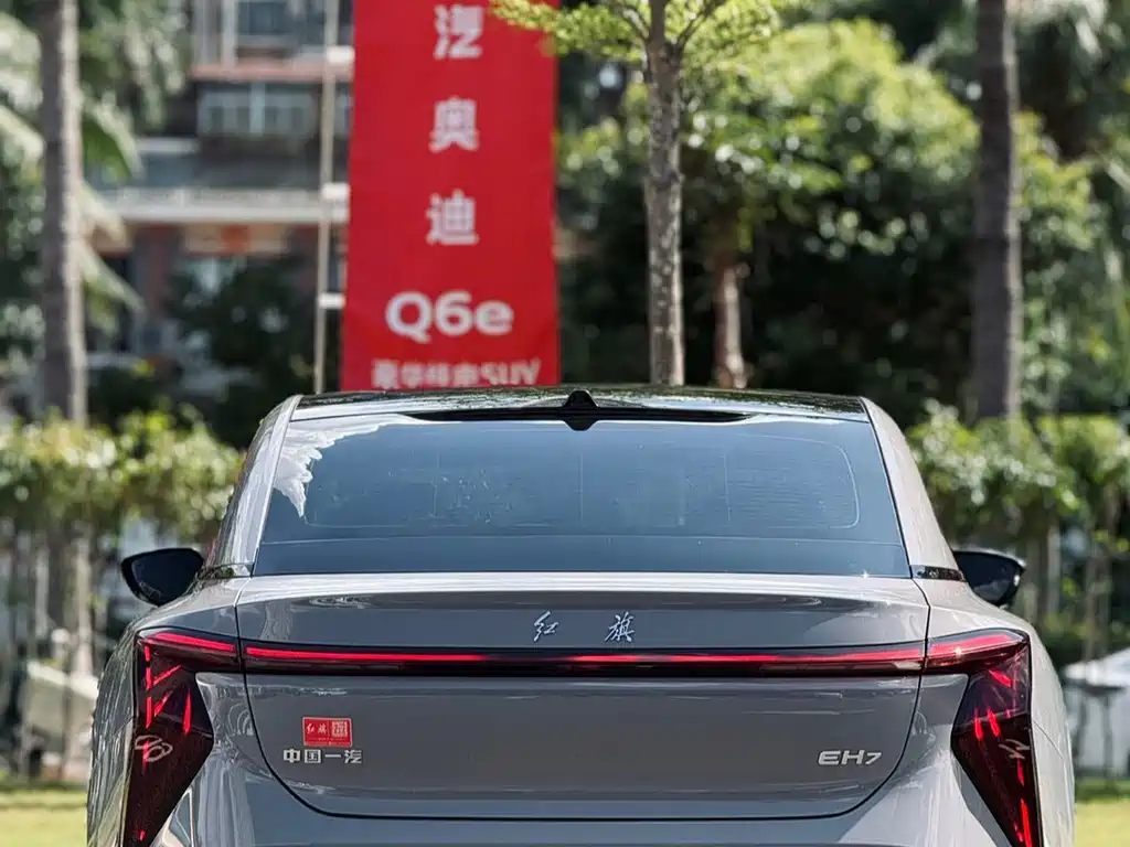 Hongqi Hongqi EH7 — фото 8