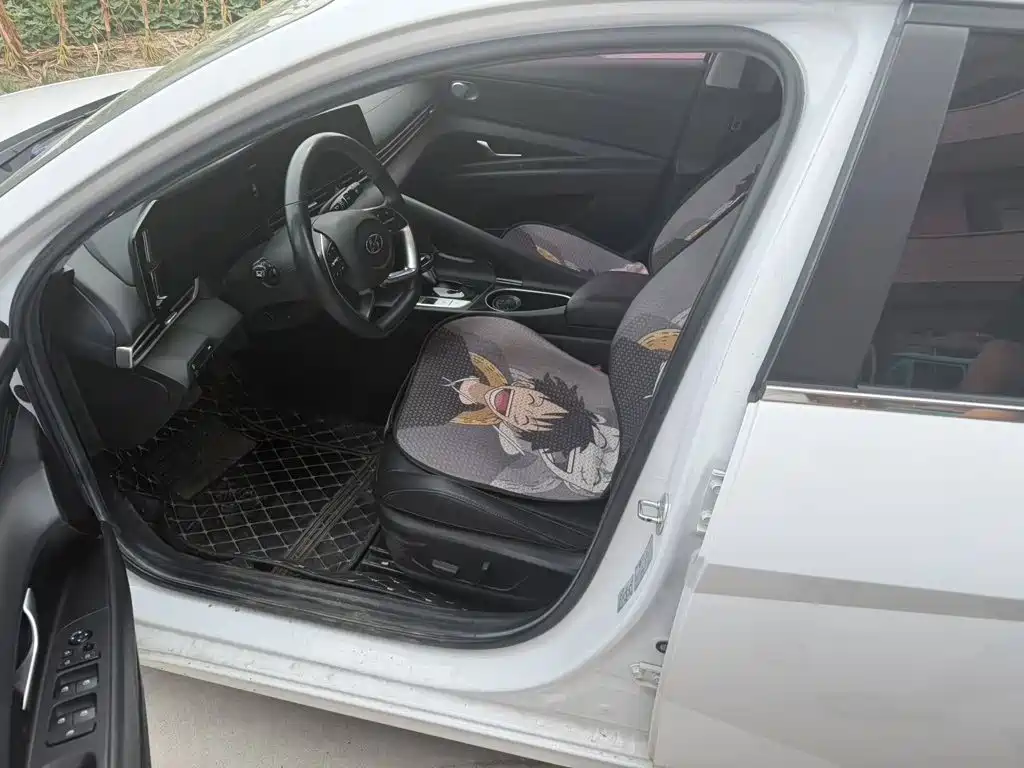 Hyundai Elantra — фото 3