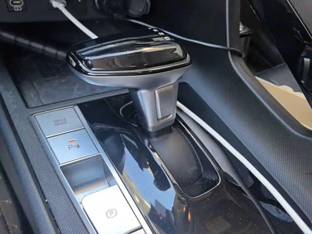 Hyundai Elantra — фото 14