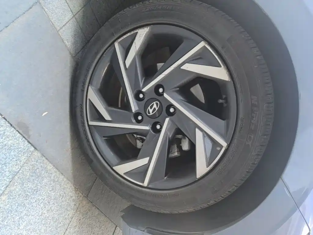 Hyundai Elantra — фото 23