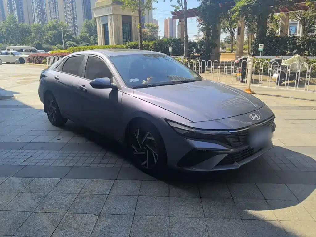 Hyundai Elantra — фото 4
