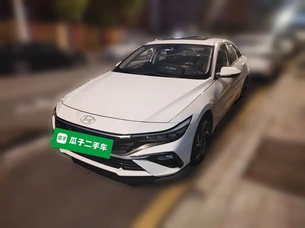 Hyundai Elantra — фото 2