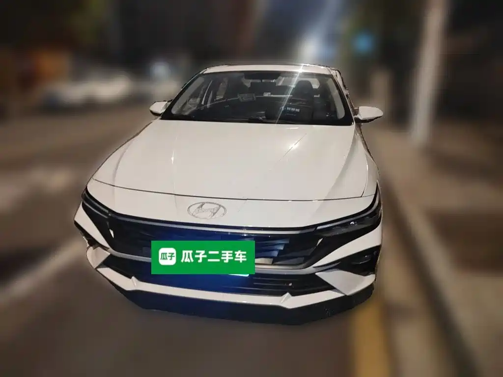 Hyundai Elantra — фото 23
