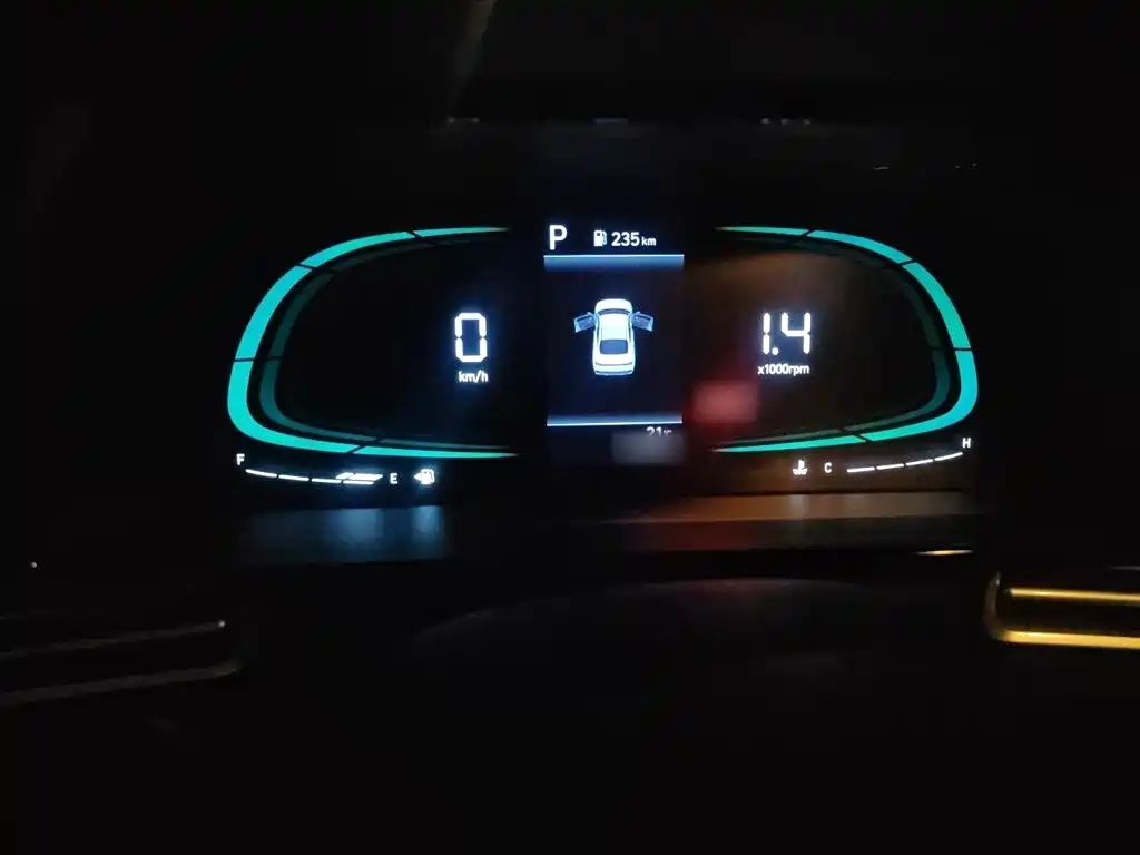 Hyundai Elantra — фото 4