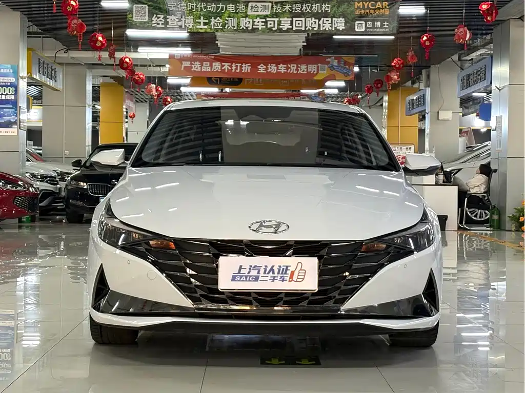 Hyundai Elantra — фото 2