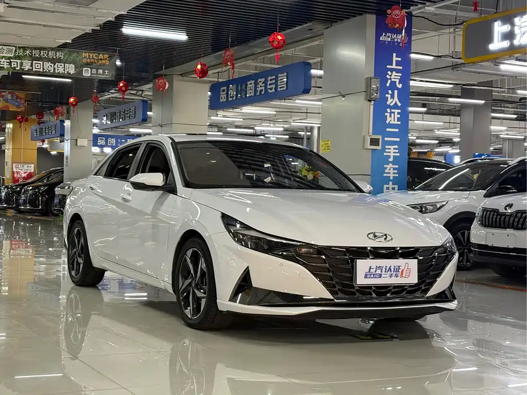 Hyundai Elantra — фото 3
