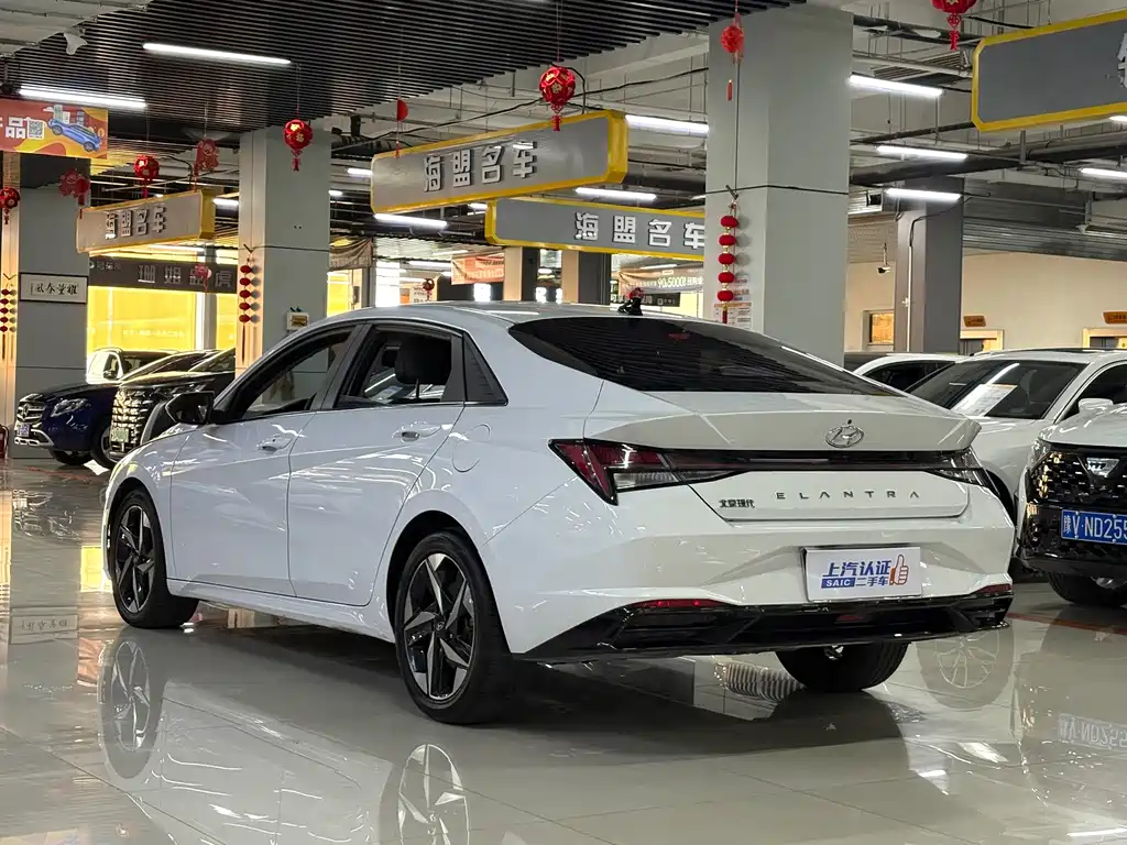 Hyundai Elantra — фото 8